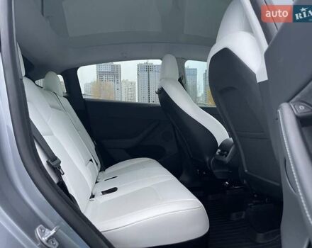 Серый Тесла Model Y, объемом двигателя 0 л и пробегом 25 тыс. км за 36700 $, фото 26 на Automoto.ua