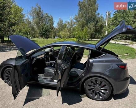 Серый Тесла Model Y, объемом двигателя 0 л и пробегом 19 тыс. км за 32500 $, фото 26 на Automoto.ua