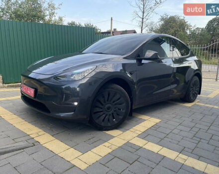 Серый Тесла Model Y, объемом двигателя 0 л и пробегом 1 тыс. км за 32900 $, фото 5 на Automoto.ua