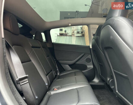 Серый Тесла Model Y, объемом двигателя 0 л и пробегом 2 тыс. км за 35490 $, фото 35 на Automoto.ua