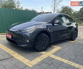 Серый Тесла Model Y, объемом двигателя 0 л и пробегом 1 тыс. км за 32900 $, фото 5 на Automoto.ua