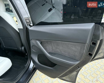Серый Тесла Model Y, объемом двигателя 0 л и пробегом 5 тыс. км за 29490 $, фото 19 на Automoto.ua