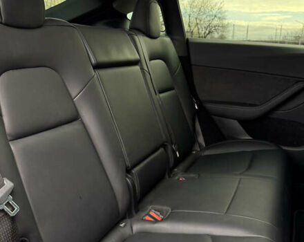 Сірий Тесла Model Y, об'ємом двигуна 0 л та пробігом 31 тис. км за 24499 $, фото 16 на Automoto.ua