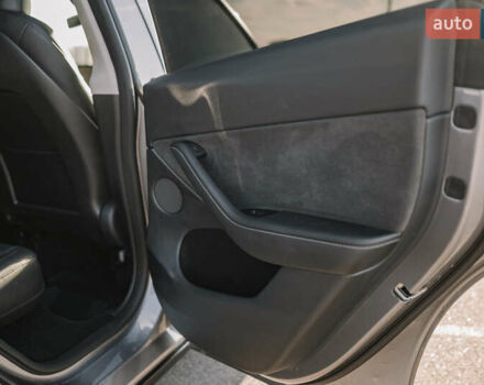 Сірий Тесла Model Y, об'ємом двигуна 0 л та пробігом 12 тис. км за 32500 $, фото 83 на Automoto.ua