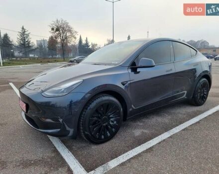 Серый Тесла Model Y, объемом двигателя 0 л и пробегом 24 тыс. км за 30900 $, фото 2 на Automoto.ua