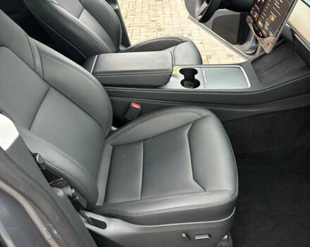 Серый Тесла Model Y, объемом двигателя 0 л и пробегом 17 тыс. км за 34300 $, фото 23 на Automoto.ua