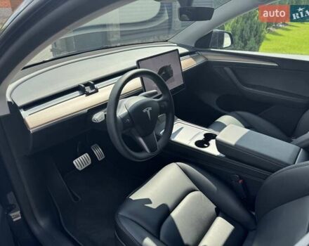 Серый Тесла Model Y, объемом двигателя 0 л и пробегом 20 тыс. км за 33900 $, фото 10 на Automoto.ua