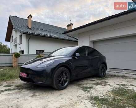 Серый Тесла Model Y, объемом двигателя 0 л и пробегом 11 тыс. км за 28800 $, фото 1 на Automoto.ua