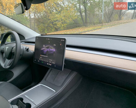 Серый Тесла Model Y, объемом двигателя 0 л и пробегом 14 тыс. км за 32300 $, фото 17 на Automoto.ua