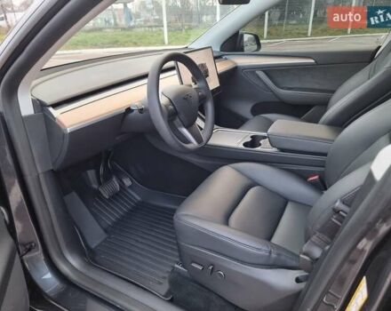 Серый Тесла Model Y, объемом двигателя 0 л и пробегом 24 тыс. км за 30900 $, фото 11 на Automoto.ua