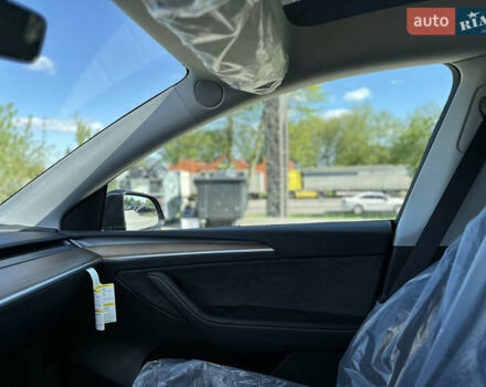 Тесла Model Y 2024 в Ровно на Automoto.ua Серый Тесла Model Y, объемом двигателя 0 л и пробегом 6 тыс. км за 35999 $, фото 67 на Automoto.ua