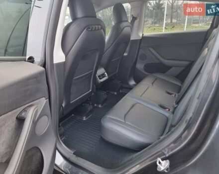 Серый Тесла Model Y, объемом двигателя 0 л и пробегом 24 тыс. км за 30900 $, фото 15 на Automoto.ua