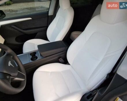 Серый Тесла Model Y, объемом двигателя 0 л и пробегом 5 тыс. км за 37900 $, фото 11 на Automoto.ua