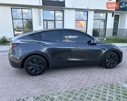 Тесла Model Y 2024 в Ровно на Automoto.ua Серый Тесла Model Y, объемом двигателя 0 л и пробегом 6 тыс. км за 35999 $, фото 3 на Automoto.ua
