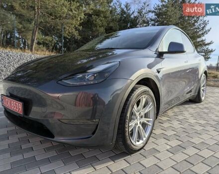 Серый Тесла Model Y, объемом двигателя 0 л и пробегом 29 тыс. км за 30500 $, фото 10 на Automoto.ua