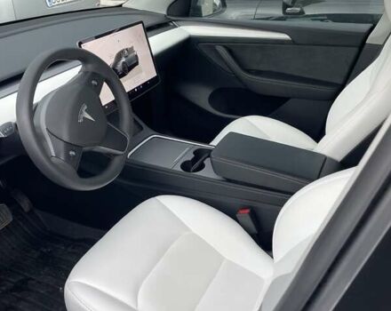 Серый Тесла Model Y, объемом двигателя 0 л и пробегом 20 тыс. км за 25000 $, фото 7 на Automoto.ua