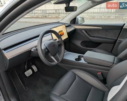 Серый Тесла Model Y, объемом двигателя 0 л и пробегом 6 тыс. км за 42900 $, фото 20 на Automoto.ua