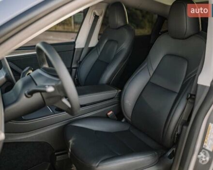 Сірий Тесла Model Y, об'ємом двигуна 0 л та пробігом 12 тис. км за 32500 $, фото 56 на Automoto.ua