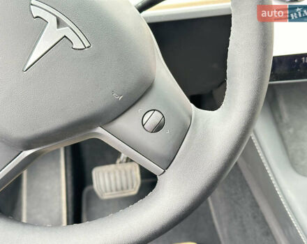 Серый Тесла Model Y, объемом двигателя 0 л и пробегом 1 тыс. км за 39900 $, фото 30 на Automoto.ua