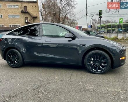 Серый Тесла Model Y, объемом двигателя 0 л и пробегом 23 тыс. км за 28800 $, фото 5 на Automoto.ua