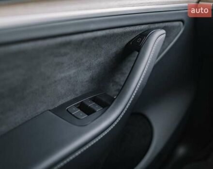 Сірий Тесла Model Y, об'ємом двигуна 0 л та пробігом 12 тис. км за 32500 $, фото 77 на Automoto.ua