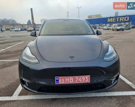 Серый Тесла Model Y, объемом двигателя 0 л и пробегом 24 тыс. км за 30900 $, фото 1 на Automoto.ua