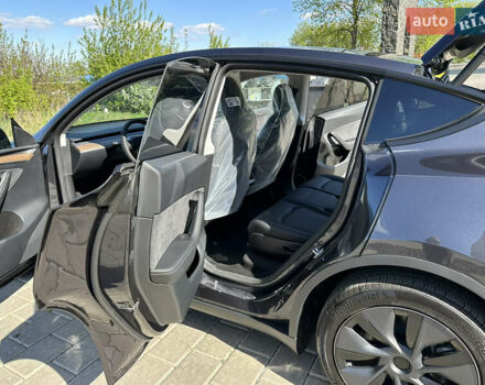 Тесла Model Y 2024 в Ровно на Automoto.ua Серый Тесла Model Y, объемом двигателя 0 л и пробегом 6 тыс. км за 35999 $, фото 69 на Automoto.ua