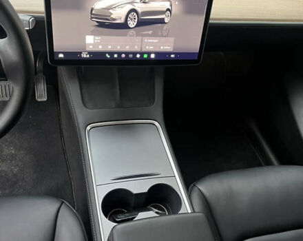 Серый Тесла Model Y, объемом двигателя 0 л и пробегом 33 тыс. км за 25000 $, фото 15 на Automoto.ua