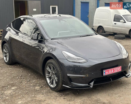 Серый Тесла Model Y, объемом двигателя 0 л и пробегом 22 тыс. км за 31500 $, фото 4 на Automoto.ua
