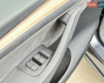 Серый Тесла Model Y, объемом двигателя 0 л и пробегом 1 тыс. км за 39900 $, фото 27 на Automoto.ua