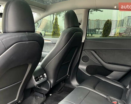 Сірий Тесла Model Y, об'ємом двигуна 0 л та пробігом 24 тис. км за 33850 $, фото 20 на Automoto.ua