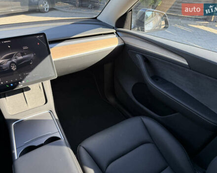 Серый Тесла Model Y, объемом двигателя 0 л и пробегом 12 тыс. км за 29500 $, фото 51 на Automoto.ua