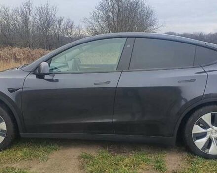 Серый Тесла Model Y, объемом двигателя 0 л и пробегом 25 тыс. км за 28000 $, фото 5 на Automoto.ua