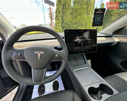 Серый Тесла Model Y, объемом двигателя 0 л и пробегом 39 тыс. км за 27500 $, фото 7 на Automoto.ua