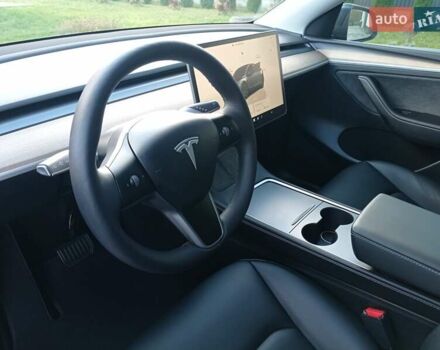 Серый Тесла Model Y, объемом двигателя 0 л и пробегом 7 тыс. км за 30800 $, фото 13 на Automoto.ua