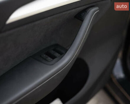 Серый Тесла Model Y, объемом двигателя 0 л и пробегом 22 тыс. км за 26000 $, фото 7 на Automoto.ua