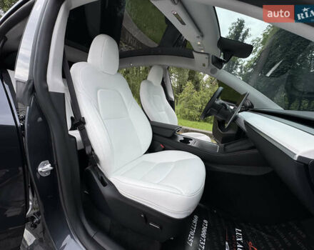Серый Тесла Model Y, объемом двигателя 0 л и пробегом 7 тыс. км за 33999 $, фото 45 на Automoto.ua