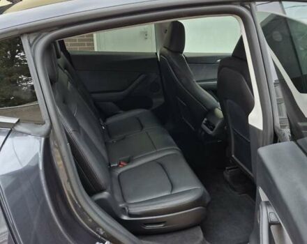 Серый Тесла Model Y, объемом двигателя 0 л и пробегом 18 тыс. км за 30500 $, фото 3 на Automoto.ua