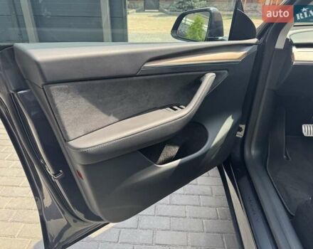 Серый Тесла Model Y, объемом двигателя 0 л и пробегом 20 тыс. км за 33900 $, фото 12 на Automoto.ua