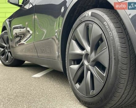 Серый Тесла Model Y, объемом двигателя 0 л и пробегом 22 тыс. км за 34700 $, фото 16 на Automoto.ua