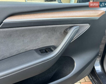 Сірий Тесла Model Y, об'ємом двигуна 0 л та пробігом 9 тис. км за 29900 $, фото 11 на Automoto.ua