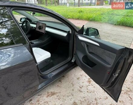 Серый Тесла Model Y, объемом двигателя 0 л и пробегом 9 тыс. км за 29990 $, фото 12 на Automoto.ua