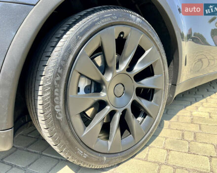 Серый Тесла Model Y, объемом двигателя 0 л и пробегом 45 тыс. км за 24500 $, фото 40 на Automoto.ua
