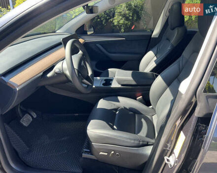 Серый Тесла Model Y, объемом двигателя 0 л и пробегом 12 тыс. км за 30000 $, фото 21 на Automoto.ua