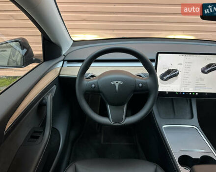 Серый Тесла Model Y, объемом двигателя 0 л и пробегом 2 тыс. км за 35490 $, фото 48 на Automoto.ua