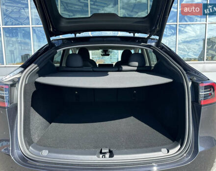 Серый Тесла Model Y, объемом двигателя 0 л и пробегом 1 тыс. км за 35490 $, фото 26 на Automoto.ua