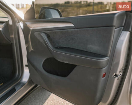 Сірий Тесла Model Y, об'ємом двигуна 0 л та пробігом 12 тис. км за 32500 $, фото 84 на Automoto.ua