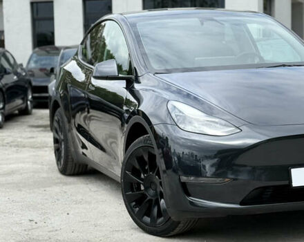 Серый Тесла Model Y, объемом двигателя 0 л и пробегом 4 тыс. км за 28400 $, фото 1 на Automoto.ua