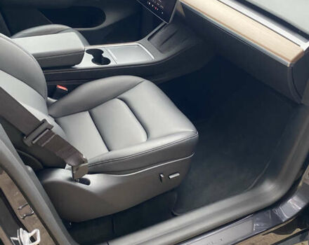 Серый Тесла Model Y, объемом двигателя 0 л и пробегом 12 тыс. км за 30800 $, фото 3 на Automoto.ua