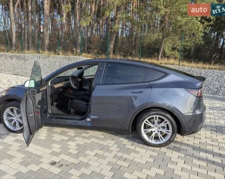 Серый Тесла Model Y, объемом двигателя 0 л и пробегом 29 тыс. км за 30500 $, фото 11 на Automoto.ua
